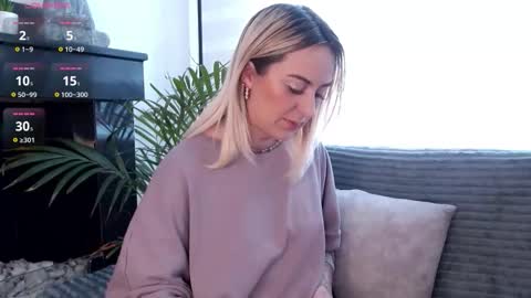 Antonia online show from October 8, 2025, 4:37 pm