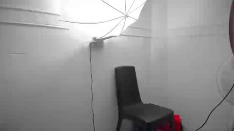 Snapshot of anya_burke chatting on November 19, 2025, 3:39 am anya_burke online show from November 19, 2025, 3:39 am