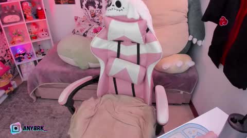 Any online show from October 27, 2025, 3:54 am