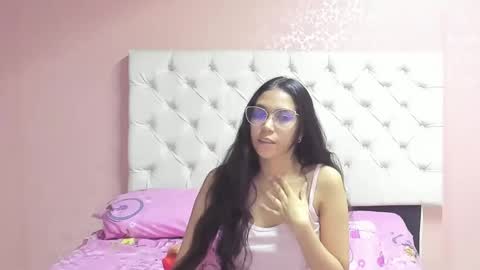 Snapshot of aome_rainbow2 chatting on February 15, 2025, 6:02 am Aome Rainbow online show from February 15, 2025, 6:02 am