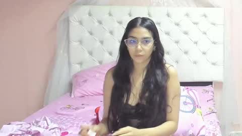 Snapshot of aome_rainbow2 chatting on October 9, 2025, 6:33 am Aome Rainbow online show from October 9, 2025, 6:33 am