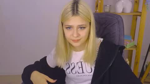 Snapshot of apheliastar chatting on October 25, 2025, 11:07 am ApheliaStar online show from October 25, 2025, 11:07 am