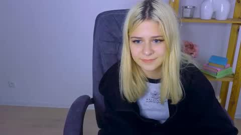 Snapshot of apheliastar chatting on October 27, 2025, 4:22 pm ApheliaStar online show from October 27, 2025, 4:22 pm