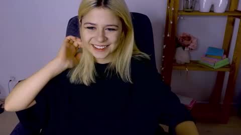 Snapshot of apheliastar chatting on November 8, 2025, 4:07 pm ApheliaStar online show from November 8, 2025, 4:07 pm