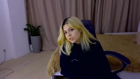 Snapshot of apheliastar chatting on November 28, 2025, 3:04 pm ApheliaStar online show from November 28, 2025, 3:04 pm