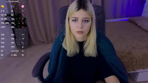 Snapshot of apheliastar chatting on December 14, 2025, 3:17 pm ApheliaStar online show from December 14, 2025, 3:17 pm