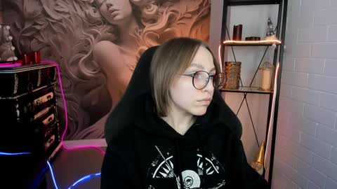 Snapshot of aphexqueen chatting on February 2, 2025, 5:15 pm APHEX QUEEN online show from February 2, 2025, 5:15 pm