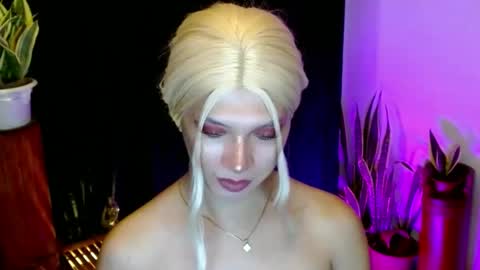 Snapshot of aphr0dite_x chatting on December 5, 2024, 7:38 pm Roman Goddess online show from December 5, 2024, 7:38 pm