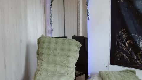 Snapshot of aphrodite__bloom chatting on October 17, 2025, 7:49 pm aphrodite__bloom online show from October 17, 2025, 7:49 pm