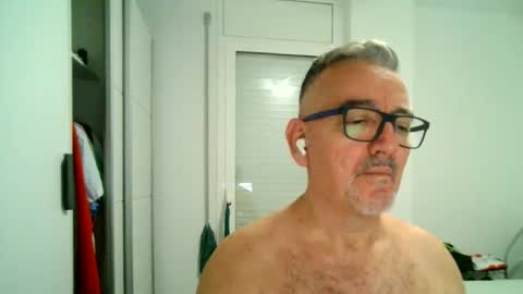 Snapshot of apixaba chatting on September 30, 2025, 9:31 pm furry bear online show from September 30, 2025, 9:31 pm