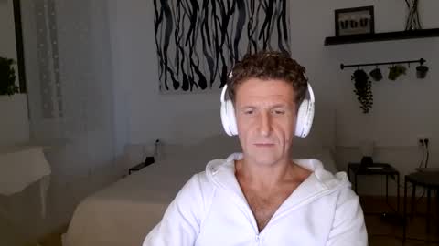 apollobest77 online show from December 19, 2024, 9:28 pm