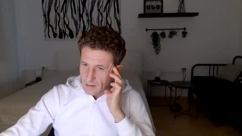 apollobest77 online show from December 21, 2024, 7:38 pm