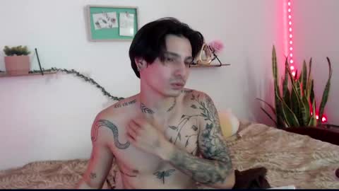 Snapshot of apolo01_ chatting on January 4, 2025, 7:23 pm Apolo online show from January 4, 2025, 7:23 pm