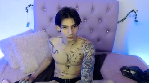 Snapshot of apolo01_ chatting on January 26, 2025, 3:38 am Apolo online show from January 26, 2025, 3:38 am
