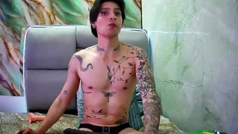 Snapshot of apolo01_ chatting on February 5, 2025, 7:53 pm Apolo online show from February 5, 2025, 7:53 pm