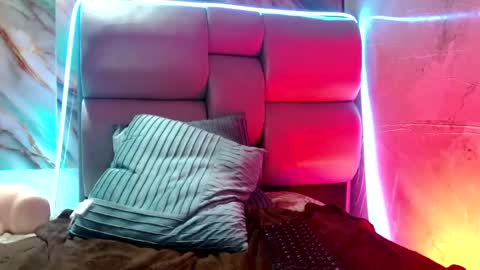 Snapshot of apolo01_ chatting on March 12, 2025, 7:49 pm Apolo online show from March 12, 2025, 7:49 pm