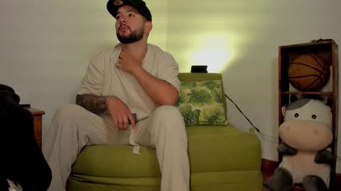 Snapshot of apolorising_ chatting on October 6, 2025, 1:47 am Lola  Apolo online show from October 6, 2025, 1:47 am