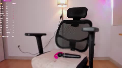 Snapshot of apoteosis_ chatting on December 14, 2024, 2:21 pm Apo online show from December 14, 2024, 2:21 pm