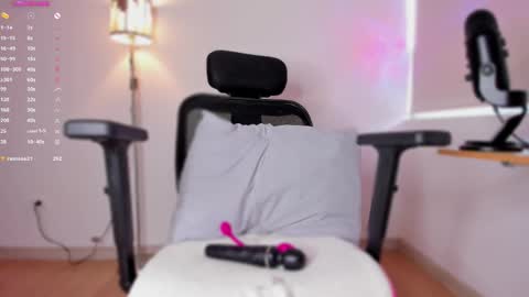 Snapshot of apoteosis_ chatting on December 27, 2024, 2:33 pm Apo online show from December 27, 2024, 2:33 pm