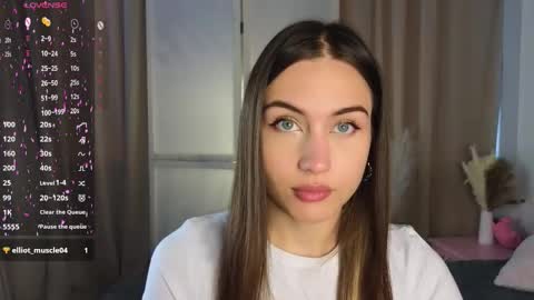 Snapshot of appleeepie chatting on September 19, 2025, 9:11 am Vicki online show from September 19, 2025, 9:11 am