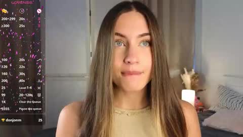 Snapshot of appleeepie chatting on September 22, 2025, 9:11 am Vicki online show from September 22, 2025, 9:11 am