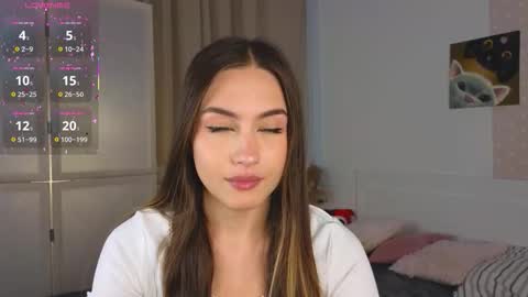 Snapshot of appleeepie chatting on October 6, 2025, 9:07 am Vicki online show from October 6, 2025, 9:07 am