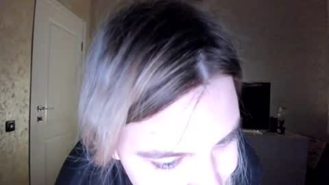 Snapshot of appleyummybuns chatting on November 1, 2025, 10:50 am appleyummybuns online show from November 1, 2025, 10:50 am