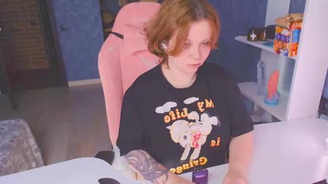 Snapshot of april_hentaigirl chatting on October 27, 2025, 6:39 am    my special content  online show from October 27, 2025, 6:39 am