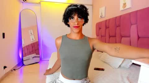 Snapshot of aprill_fox chatting on October 7, 2025, 8:50 pm aprill_fox online show from October 7, 2025, 8:50 pm