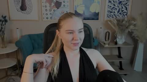 Snapshot of aprilserenity chatting on October 15, 2025, 1:28 am April. All year round. online show from October 15, 2025, 1:28 am