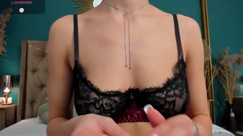 Snapshot of aprilwon chatting on February 27, 2025, 9:54 am April online show from February 27, 2025, 9:54 am