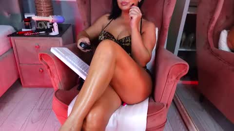 Snapshot of aqueenmonica chatting on November 23, 2025, 6:30 pm AQueenMonica online show from November 23, 2025, 6:30 pm