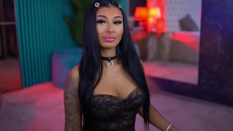 arabellaposh online show from November 11, 2025, 5:40 am