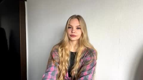 Snapshot of argeliaboivin chatting on November 3, 2025, 6:14 am Amelia online show from November 3, 2025, 6:14 am