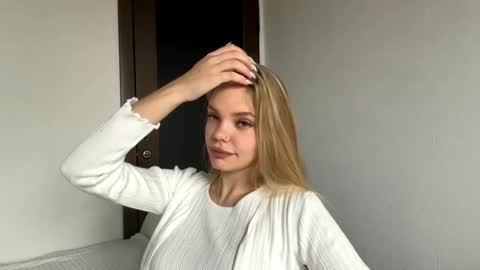 Amelia online show from November 12, 2025, 5:41 am