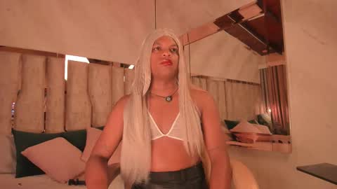 Snapshot of ari_monet chatting on November 13, 2025, 11:42 am ARI online show from November 13, 2025, 11:42 am