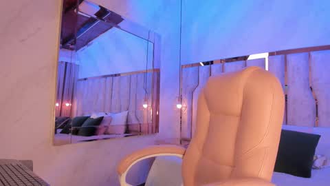 Snapshot of ari_monet chatting on November 21, 2025, 11:53 am ARI online show from November 21, 2025, 11:53 am