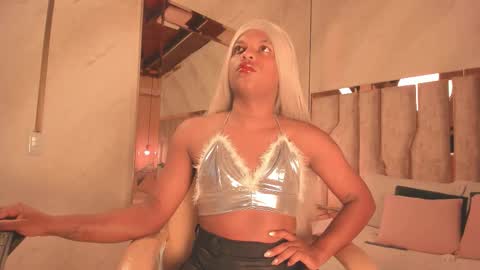 Snapshot of ari_monet chatting on December 1, 2025, 11:48 am ARI online show from December 1, 2025, 11:48 am