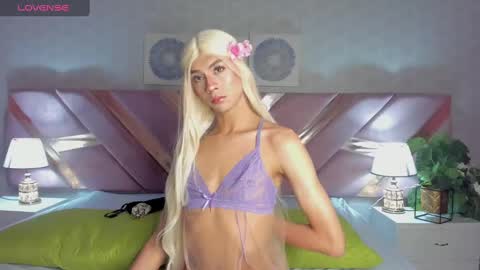 Snapshot of ari_sunshine chatting on January 20, 2025, 12:57 am Ari online show from January 20, 2025, 12:57 am