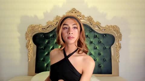 Snapshot of ari_sunshine chatting on September 12, 2025, 10:21 pm Ari online show from September 12, 2025, 10:21 pm