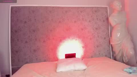 Snapshot of ari_sunshine chatting on September 23, 2025, 4:59 am Ari online show from September 23, 2025, 4:59 am