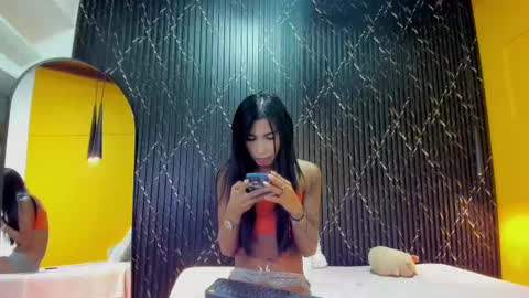 Aria Millers  online show from November 7, 2025, 11:43 am