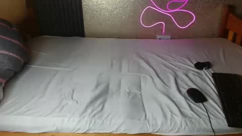 aria_shade online show from November 28, 2025, 10:56 pm