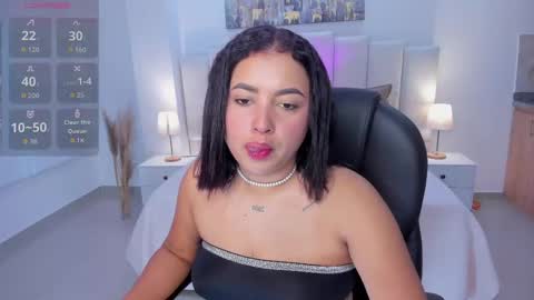Snapshot of aria_vixen_ chatting on September 29, 2025, 8:02 pm Aria online show from September 29, 2025, 8:02 pm