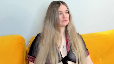 Snapshot of aria_zara chatting on October 12, 2025, 6:12 am Milena online show from October 12, 2025, 6:12 am