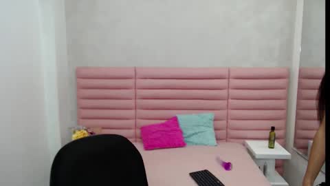 Snapshot of ariadna_princes chatting on February 2, 2025, 3:32 am ARIADNA online show from February 2, 2025, 3:32 am
