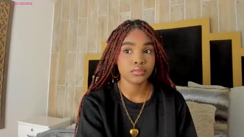 Snapshot of ariafoster chatting on October 19, 2025, 12:11 am Aria Foster online show from October 19, 2025, 12:11 am