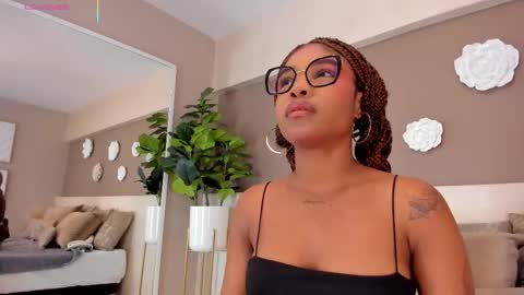 Snapshot of ariafoster chatting on November 25, 2025, 4:01 am Aria Foster online show from November 25, 2025, 4:01 am