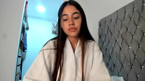 Snapshot of ariamontgomeryyy chatting on December 22, 2024, 6:17 am Aria Montgomery online show from December 22, 2024, 6:17 am