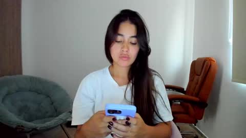 Snapshot of ariamontgomeryyy chatting on February 17, 2025, 7:42 pm Aria Montgomery online show from February 17, 2025, 7:42 pm